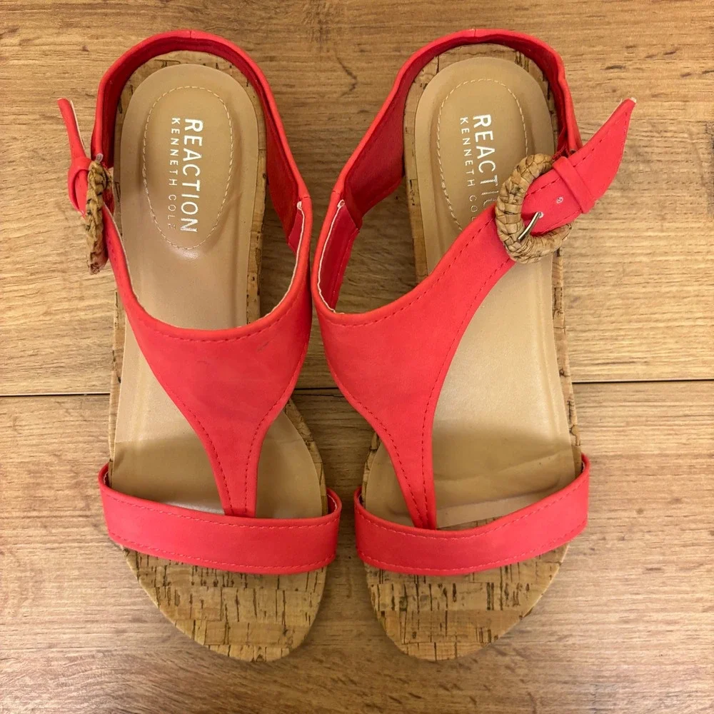 KENNETH COLE REACTION Great Buckle Wedge Sandal Geranium Red Women Size 8 Casual